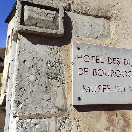 Le 14 Faubourg Bed & Breakfast Beaune  Bagian luar foto