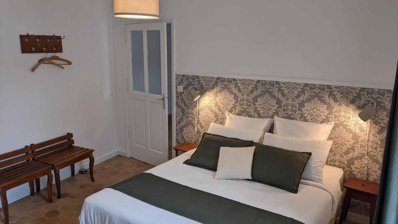 Le 14 Faubourg Bed & Breakfast Beaune  Bagian luar foto