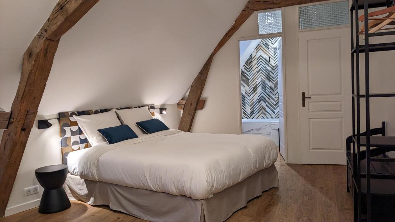 Le 14 Faubourg Bed & Breakfast Beaune  Bagian luar foto