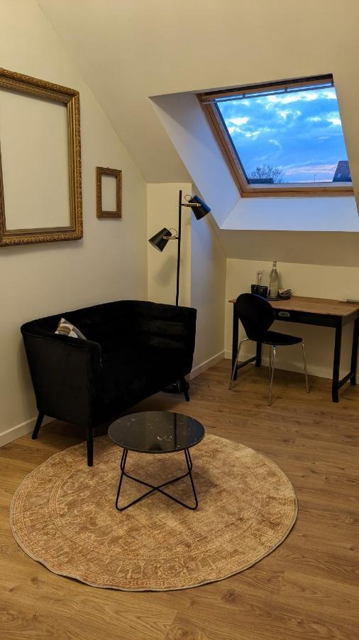 Le 14 Faubourg Bed & Breakfast Beaune  Bagian luar foto