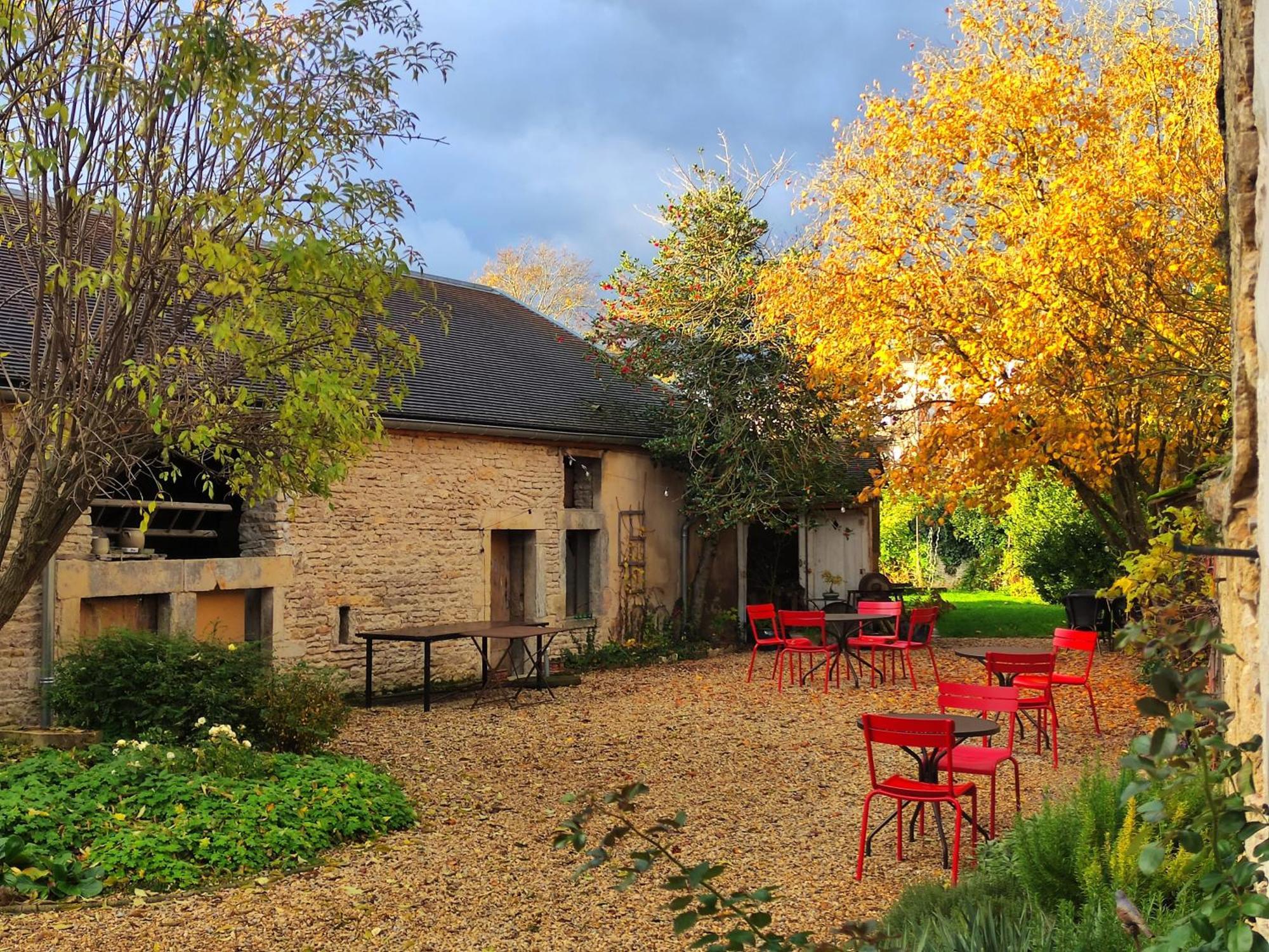 Le 14 Faubourg Bed & Breakfast Beaune  Bagian luar foto